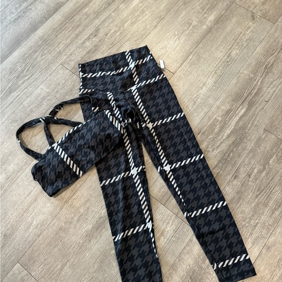 NO OFFERS ! AERIE set 🖤 - Picture 8 of 15